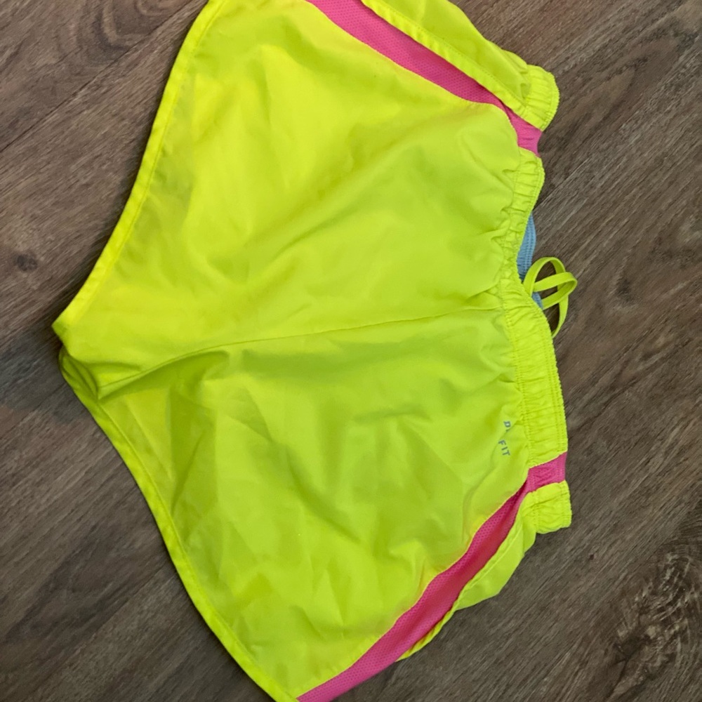 Shorts - Picture 2 of 5